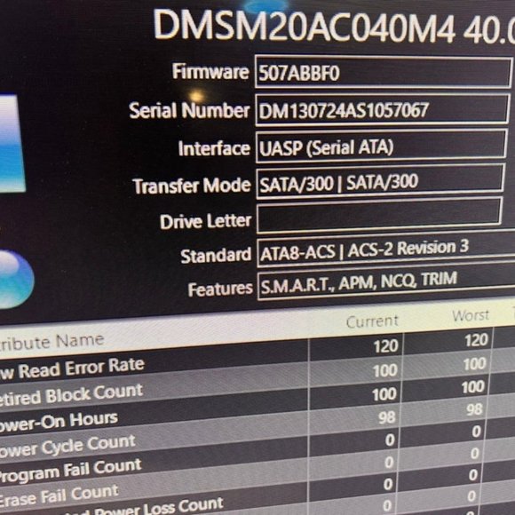 Vox 2.5 USB 2.0 External Sata Storage W/SSD-40GB-HDD - Picture 3 of 8